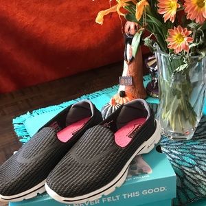 Skechers slip ons